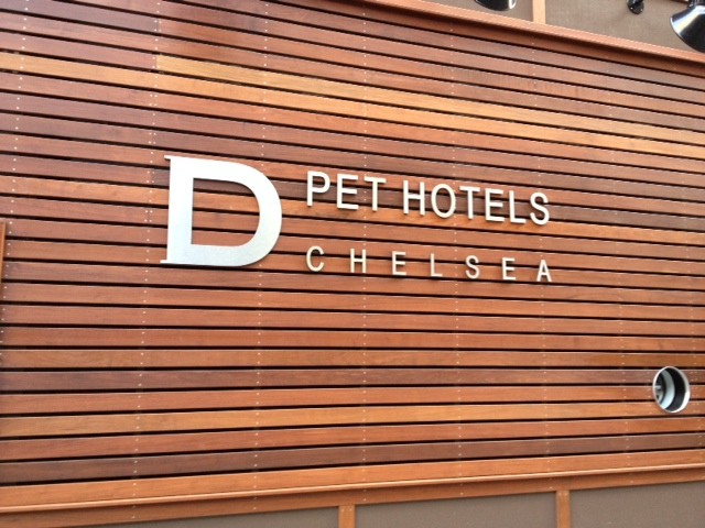 Một khách sạn sang trọng dành cho các chú cún sắp được khai trương ở khu Chelsea (NewYork – Mỹ). Khách sạn D Pet đã có mặt ở nhiều nơi trên khắp đất nước Mỹ nhưng đây là khách sạn đầu tiên ở NewYork.