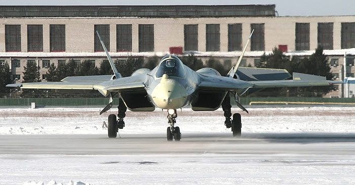 Máy bay T-50 KFX-III dự thầu tại Hàn quốc là phiên bản tương tự mẫu FGFA 2 người lái mà Sukhoi Nga đang hợp tác phát triển chung với HAL Ấn độ.
