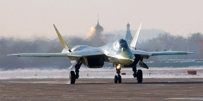 Tổng Tư lệnh Không quân Nga, thượng tướng Alexandr Zelin đã từng tuyên bố, máy bay thế hệ thứ 5 T-50 do Tập đoàn Sukhoi nghiên cứu thiết kế sẽ vượt qua tất cả những dòng máy bay tương tự tốt nhất thế giới hiện nay.