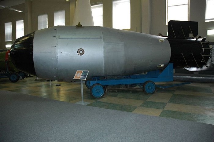 Một vỏ bom kiểu Tsar Bomba được trưng bày tại Sarov