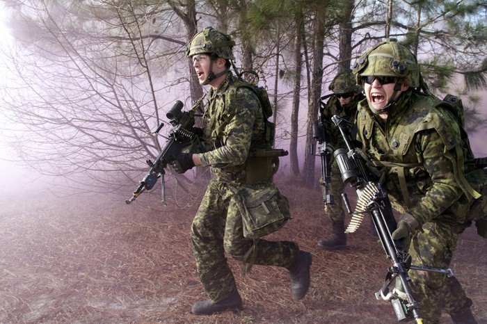 Quân đội Canada tập trận Noble Guerrier