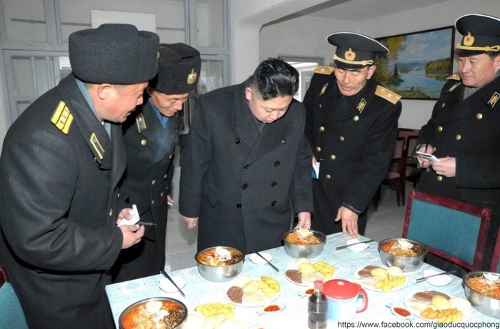 Đại tướng Kim Jong Un tiếp tục có chuyến thăm đến đơn vị hải quân số 790.