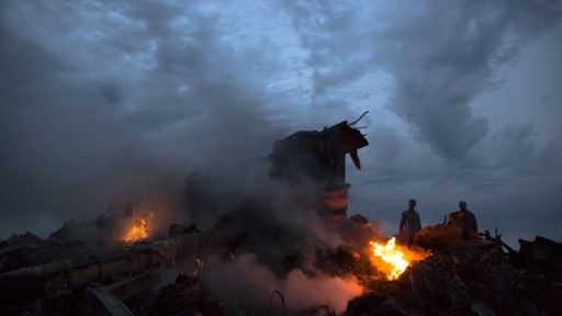 Xác chiếc máy bay Boeing – 777 số hiệu MH17 của hãng hàng không Malaysian Airlines