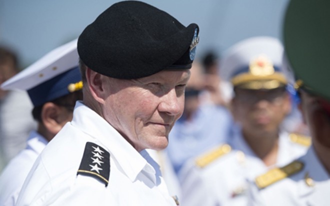 Chủ tịch Hội đồng Tham mưu trưởng Liên quân Mỹ Martin Dempsey trong chuyến thăm Việt Nam tháng 8/2014