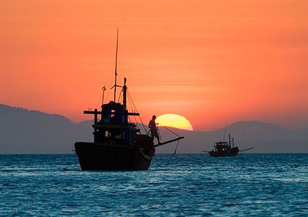 Biển Đông là không gian sinh tồn của nhiều dân tộc, là tuyến đường hải hải quan trọng của cả thế giới đang đứng trước kế hoạch độc chiếm của TQ (ảnh minh họa)