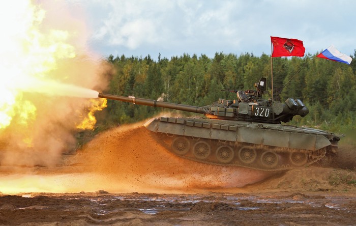 T-80 vừa bay vừa bắn cực kỳ ấn tượng