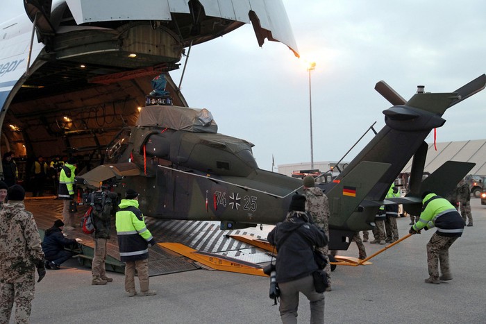 Đức đưa chiếc trực thăng vũ trang UH-Tiger đầu tiên tới Afghanistan