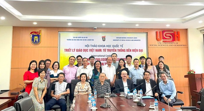 Hội thảo Khoa học quốc tế &quot;Triết lý giáo dục Việt Nam: từ truyền thống đến hiện đại&quot; tại Trường Đại học Khoa học Xã hội và Nhân văn, Đại học Quốc gia Hà Nội. Ảnh: NVCC.