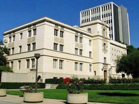 Caltech có thế mạnh ở lĩnh vực khoa học và kỹ thuật, xã hội. Ngoài ra, Caltech cung cấp các chương trình sau đại học hàng đầu trong kỹ thuật, sinh học, hóa học, khoa học máy tính, khoa học trái đất, toán học và vật lý. Caltech tham gia một số lượng đáng kể các nghiên cứu, cũng như nhận được tài trợ từ các tổ chức như NASA, Khoa học Quốc gia và Bộ Y tế và Dịch vụ Nhân sinh Hoa Kỳ. Các công ty như Intel, Compaq và Hotmail do các cựu sinh viên Caltech thành lập. Giảng viên và cựu sinh viên của trường đã nhận được 32 giải Nobel.