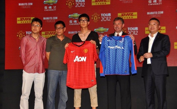 Tiền vệ Ryan Giggs đã tới Thượng Hải (Trung Quốc) để tham gia một hoạt động quảng bá của hãng xe nổi tiếng Chevrolet của Mỹ.