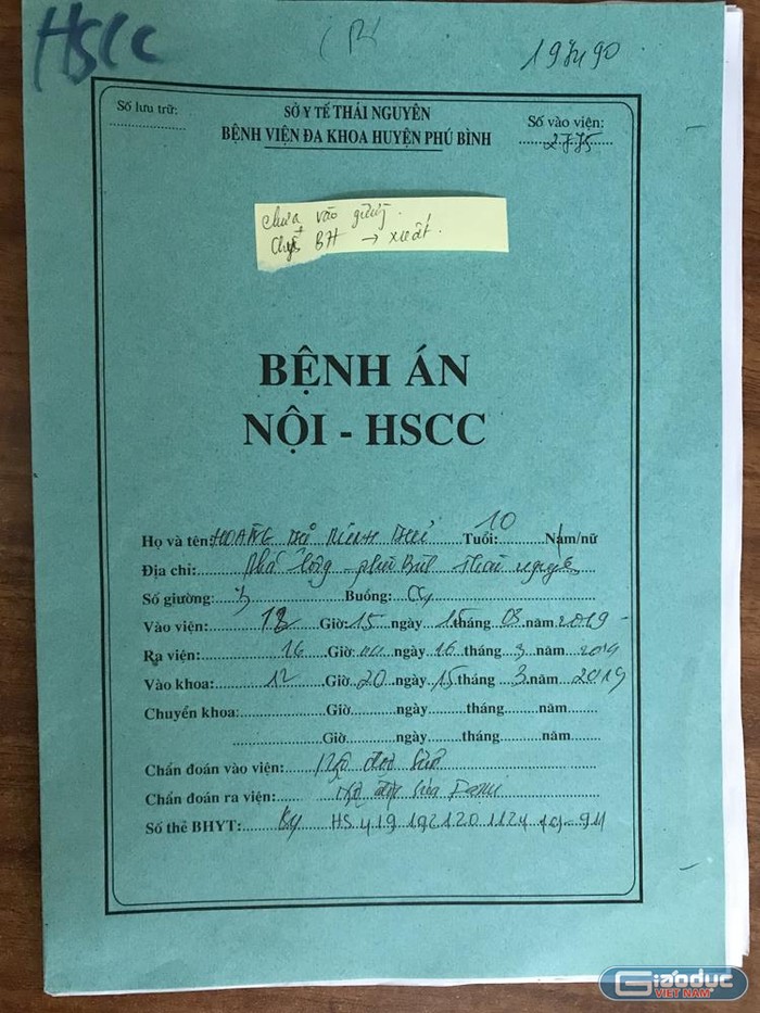 Bệnh án của học sinh cấp cứu tại Bệnh viện đa khoa huyện Phú Bình, tỉnh Thái Nguyên. Ảnh: Tùng Dương.