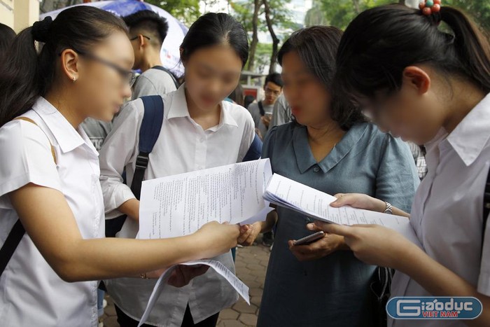 Nhưng có những môn khác của thủ khoa lại rất kém và thậm chí gần trượt, nếu như không nói là ở ngưỡng điểm liệt với môn tiếng Anh đạt 1,2, như vậy thì quá thất vọng. Ảnh minh họa: Tùng Dương.