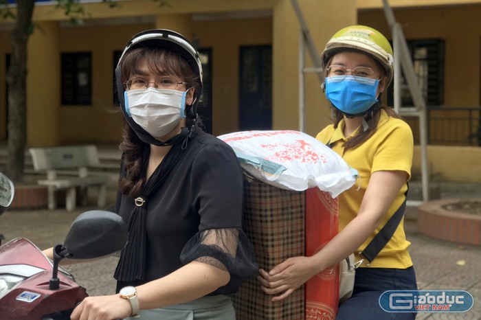 Hành trang trên chuyến xe của các thầy cô giáo đến với học sinh là nhưng thực phẩm thiết yếu. Ảnh: Nhà trường cung cấp.