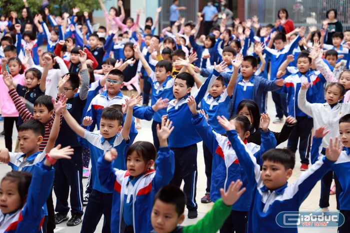 Theo cô Nhung: &quot;Một giờ dạy hiệu quả là học sinh phải được hoạt động nhiều, được tham gia khám phá và đặc trưng khi trẻ con được hoạt động, tự tiếp nhận kiến thức thì bản thân trẻ sẽ rất thích&quot;. Ảnh minh họa: Tùng Dương.