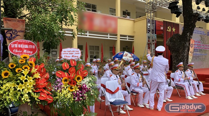 Nhiều thế hệ học sinh của trường đã trưởng thành, là lãnh đạo của nhiều bộ, ngành, thành phố. Ảnh: Tùng Dương.