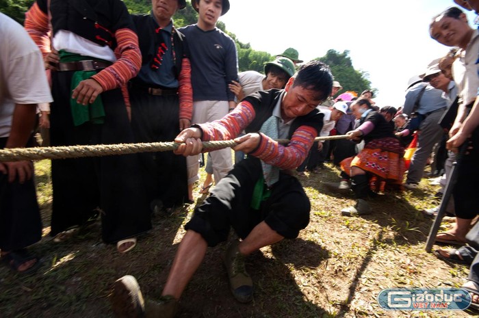 Những hoạt động thể thao trong ngày Tết của người dân tộc H&apos;Mông. Ảnh: Tùng Dương.