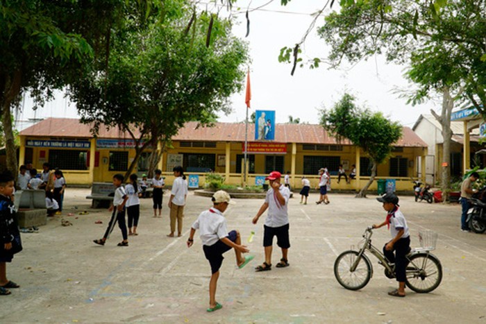 Trường tiểu học Tân Mỹ 1, nơi học sinh được công nhận hoàn thành chương trình tiểu học nhưng chưa đạt chuẩn kiến thức kỹ năng tối thiểu. Ảnh: N.TÀI.