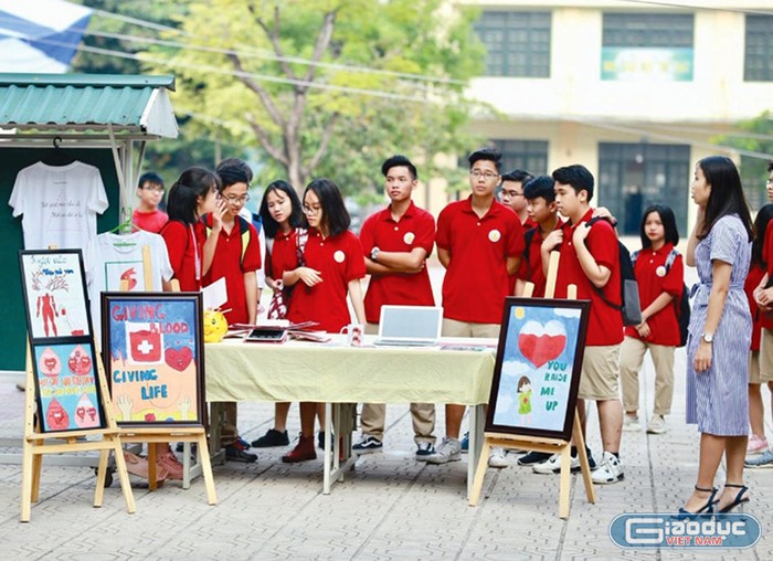 Theo thầy Nhâm: “Việc xây dựng kế hoạch nhà trường là một nội dung mà tôi đánh giá là rất quan trọng, nhưng yếu tố cốt lõi là phải gắn liền với đặc thù của mỗi nhà trường&quot;. Ảnh: NVCC.