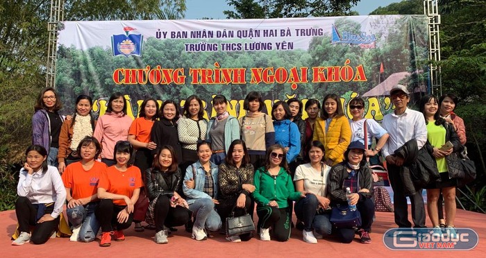 Theo cô Phương Anh, hiện nay, mọi việc đã thay đổi rất nhiều, các thầy cô trong nhà trường đã rất nhiệt tình, mong muốn đổi mới trong các hoạt động, mong muốn mình phải khác&quot;. Ảnh: NVCC.