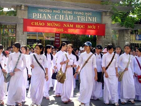 Trường THPT Phân Châu Trinh (Đà Nẵng) là ngôi trường có truyền thống đào tạo được nhiều thế hệ học sinh tài năng