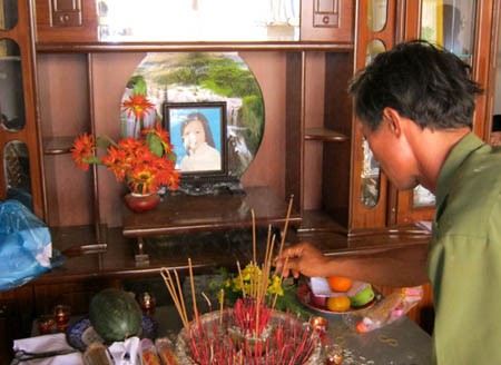 Gia đình đau xót trước cái chết của em Nguyễn Thị Cẩm Nhung (lóp 7A2, Trường THCS Phan Chu Trinh, Đăk Nông)