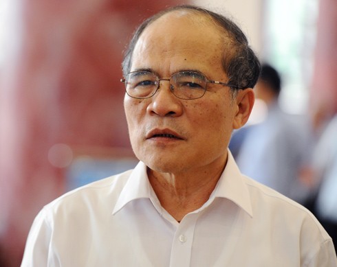 Chủ tịch Quốc hội Nguyễn Sinh Hùng yêu cầu phải quy định rõ khi mở phiên tòa cần có luật sư tranh tụng để đảm bảo quyền của bị can, bị cáo.