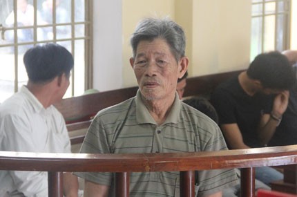 Bị cáo Đoàn Công Hương (70 tuổi) từng bị tuyên phạt 5 năm tù về tội “Giao cấu với trẻ em”. ảnh: vtc.