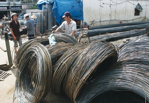 Phó Thủ tướng Hoàng Trung Hải yêu cầu kiểm tra, xử lý nghiêm các đối tượng nhập lậu thép. ảnh: Thanh niên.