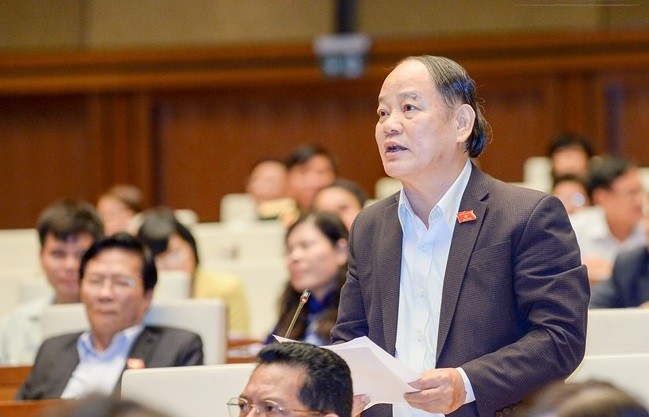 Đại biểu Huỳnh Nghĩa đề nghị phải làm rõ trách nhiệm của người đứng đầu cơ quan soạn thảo luật. ảnh: Trung tâm thông tin Quốc hội.