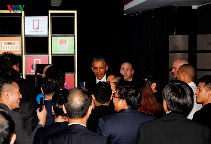 Sau khi kết thúc công việc tại Hà Nội, chiều 23/5, Tổng thống Obama có cuộc gặp gỡ với các doanh nghiệp doanh nghiệp trẻ tại TP.HCM.