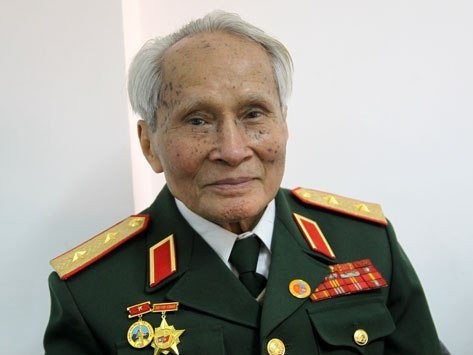 Trung tướng Nguyễn Quốc Thước đề nghị, bất cứ ai dù có là quan chức khi mắc sai phạm cũng phải xử lý nghiêm minh. ảnh: Giáo dục Việt Nam.