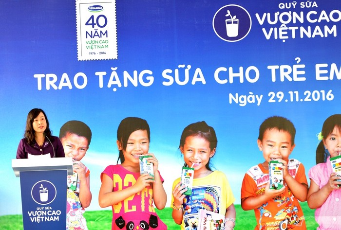 Bà Đào Hồng Lan - Thứ trưởng Bộ Lao động-Thương bình và Xã hội chia sẻ về ý nghĩa nhân văn của chương trình Quỹ sữa Vươn cao Việt Nam.