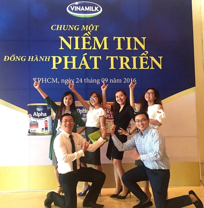 Vinamilk còn là một trong năm doanh nghiệp nhận Giải thưởng Thương hiệu Nhà Tuyển Dụng Hấp Dẫn Nhất với thế hệ Y(1986 -2000) minh chứng nội lực mạnh mẽ và môi trường làm việc năng động, có khả năng thu hút nguồn lực trẻ trung, sáng tạo.