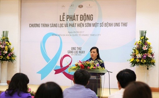 Bộ trưởng Nguyễn Thị Kim Tiến phát biểu tại lễ phát động sàng lọc ung thư.