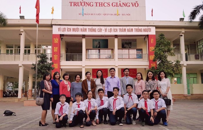 Trường Trung học Cơ sở Giảng Võ có đội ngũ giáo viên giỏi, đào tạo nên nhiều hế thệ học sinh tài năng.