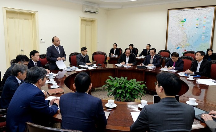 Thủ tướng Nguyễn Xuân Phúc làm việc với Tổ tư vấn Kinh tế của Chính phủ. ảnh: vgp.