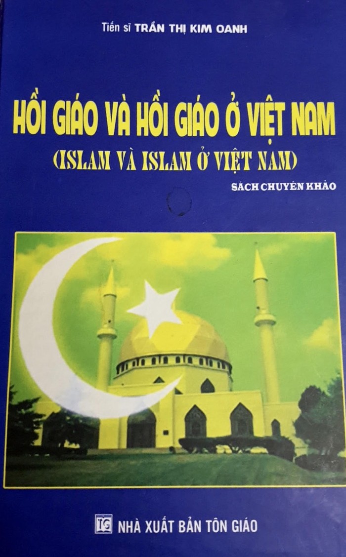 Cuốn sách này do bà Trần Thị Kim Oanh thực hiện coppy nhiều đoạn từ nhiều nguồn khác nhau. Nếu cuốn sách này được dùng để tính điểm phong Phó Giáo sư thì Bộ Giáo dục và Đào tạo, Hội đồng Giáo sư Nhà nước sẽ xử lý thế nào? ảnh: KV.