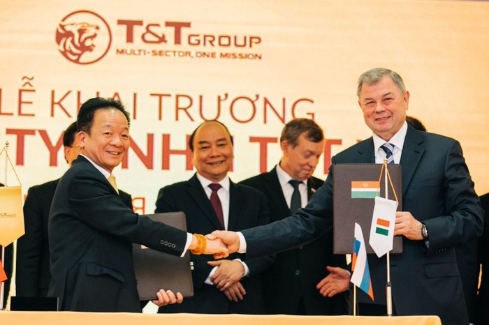 Thủ tướng Nguyễn Xuân Phúc chứng kiến lễ ký kết hợp tác khai trương chi nhánh của Tập đoàn T&amp;T tại Liên bang Nga.