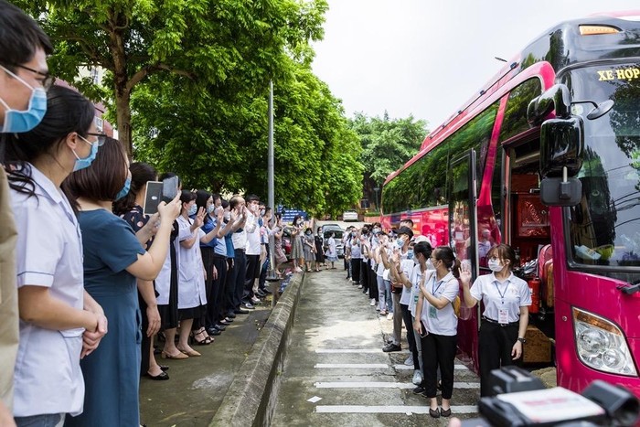 Hình ảnh những tình nguyện viên lên đường đã tiếp thêm sức mạnh cho Đồng Nai chống dịch.