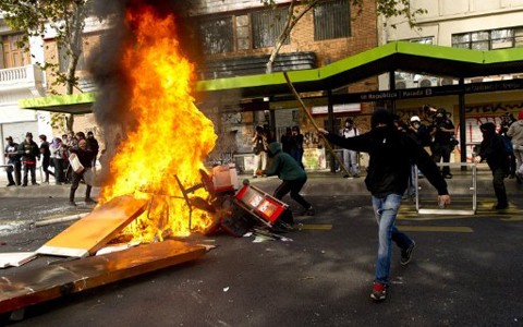 Witness (nạn nhân): Đã có 3 người tử nạn vì EURO 2012. Một CĐV Đức, một fan Tây Ban Nha và người còn lại là fan Ireland. Nguyên nhân do bị đánh đập, bị chết đuối và bị giết.