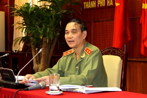 Trung tướng Nguyễn Đức Nhanh: "Người tham gia giao thông cần học cách "xếp hàng thời tem phiếu". (Ảnh: NP)