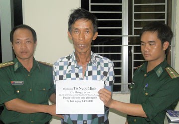 Tô Ngọc Minh bị bắt giữ (Ảnh: Pháp luật TPHCM)