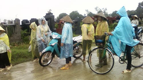 Sống dư dả nhờ... nghĩa trang, Tin tức trong ngày, dat nghia trang, nghia trang, nghia dia, phan mo, kinh doanh nghia trng, nghia trang binh hung hoa, mo ma, ngoi mo, bao, tin tuc, tin hot, tin hay