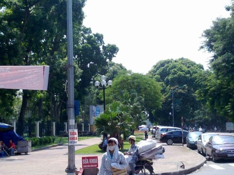 Xén công viên làm bãi xe: Chủ tịch HN nói gì?, Tin tức trong ngày, bai do xe, cong vien, xen dat cong vien lam bai do xe, cong vien thong nhat, la phoi xanh, bao, tin tuc, tin hot, tin hay, vn