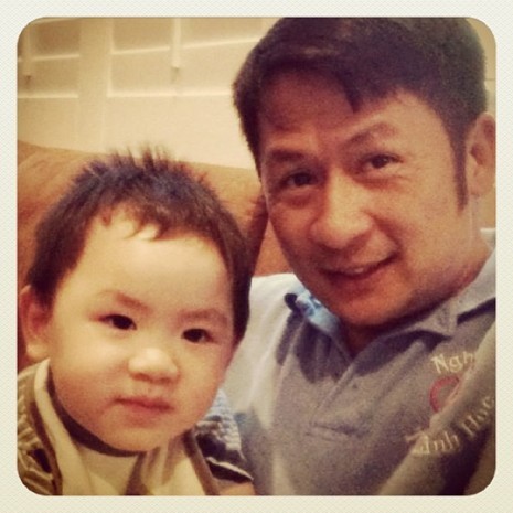 Ca sĩ Bằng Kiều khoe ảnh chụp cùng con trai trên trang cá nhân.