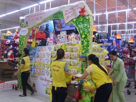 Nhiều mặt hàng tại siêu thị Big C được giảm giá tới 50%.