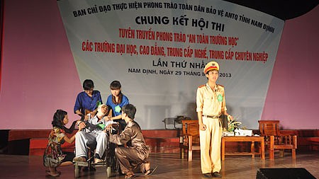 Hội thi tuyên truyền phong trào “An toàn trường học” khối các trường ĐH, CĐ, THCN năm 2013 do Sở GD và ĐT phối hợp với Công an tỉnh tổ chức.