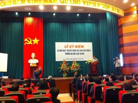 Lễ kỷ niệm 30 năm ngày Truyền thống Hội sinh viên Khóa 8 Trường ĐH Luật Hà Nội (22/12/1983 – 22/12/2013).