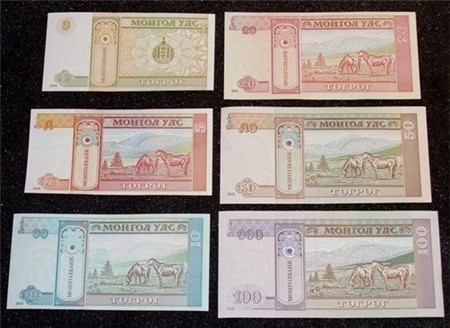 Các mệnh giá tiền Mông Cổ in hình các chú ngựa, được nhiều người chọn mua trong năm nay.