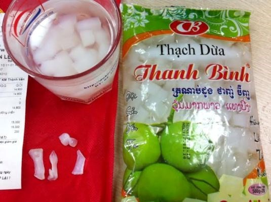 Sản phẩm thạch dừa khi ăn rất dai được khách hàng phản ánh tới báo Điện tử Giáo dục Việt Nam.